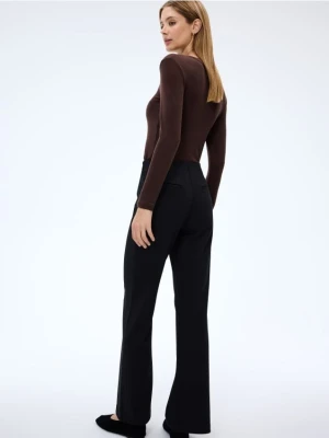 Mohito - Czarne spodnie z szeroką nogawką - czarny