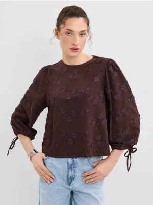 Mohito - Czekoladowa bluzka z haftem 3D - ciemnobrązowy