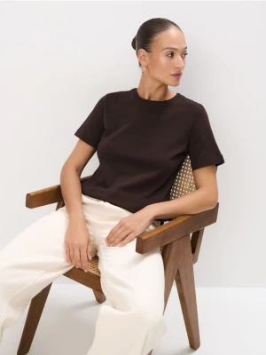 Mohito - Czekoladowy t-shirt z merceryzowanej bawełny - ciemnobrązowy