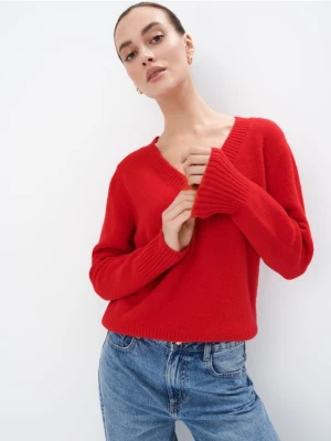 Mohito - Czerwony sweter z dekoltem V - czerwony