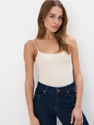 Mohito - Dopasowany beżowy top - beżowy