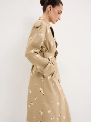 Mohito - Dwurzędowy trencz z haftem - beżowy