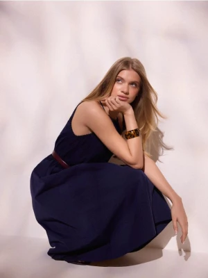 Mohito - Granatowa sukienka midi - granatowy