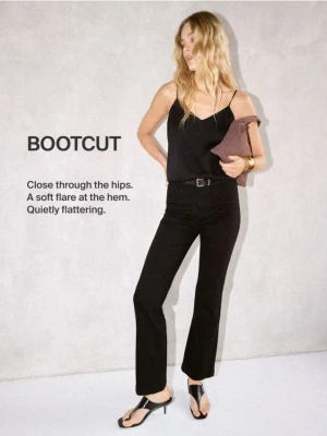 Mohito - Jeansy bootcut z paskiem - czarny