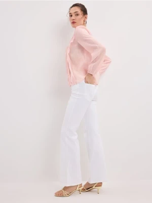 Mohito - Jeansy flare petite - biały