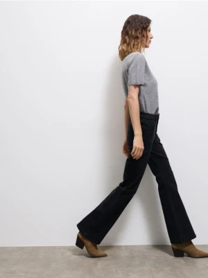 Mohito - Jeansy flare push up - czarny