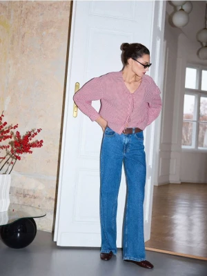 Mohito - Jeansy wide leg z paskiem petite - niebieski