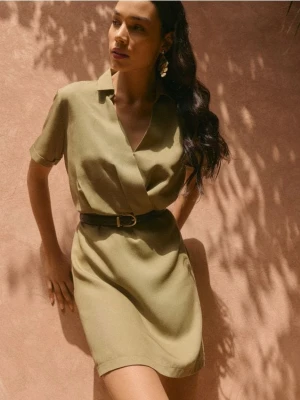 Mohito - Kopertowa sukienka mini - oliwkowy