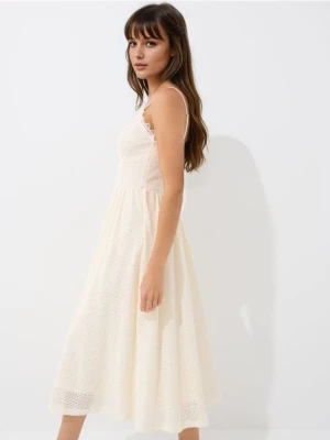Mohito - Koronkowa kremowa sukienka midi - kremowy
