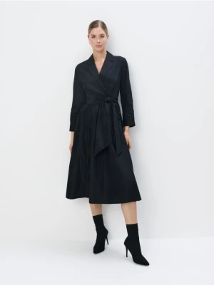 Mohito - Koszulowa czarna sukienka midi - czarny