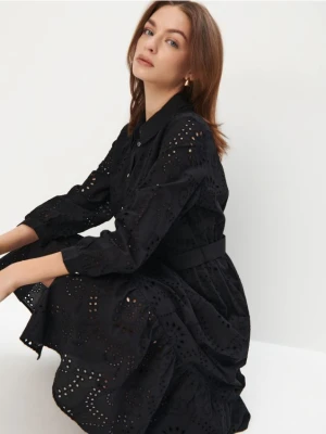 Mohito - Koszulowa sukienka midi z haftem - czarny