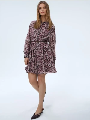 Mohito - Koszulowa sukienka mini z paskiem - beżowy