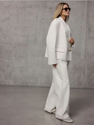 Mohito - Kremowe spodnie wide leg - kremowy