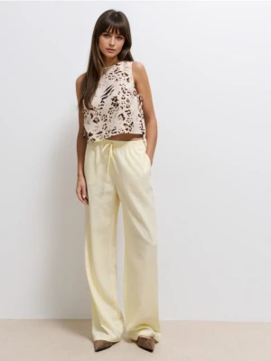 Mohito - Masełkowe spodnie z lnu i wiskozy - żółty
