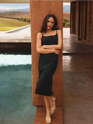 Mohito - Ołówkowa sukienka midi na ramiączkach - czarny