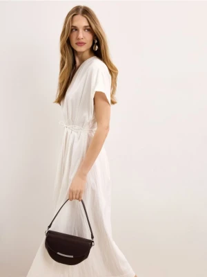 Mohito - Rozkloszowana sukienka midi - biały