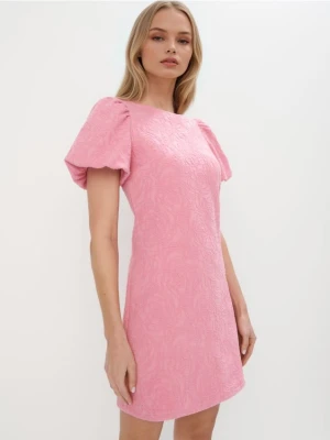 Mohito - Różowa sukienka mini z bufiastymi rękawami - różowy