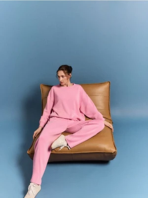 Mohito - Różowe spodnie dresowe z modalem - różowy