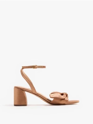 Mohito - Sandały na słupku - beżowy