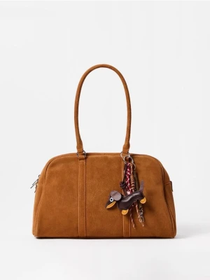 Mohito - Skórzana torebka z brelokiem - brązowy