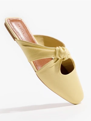 Mohito - Skórzane klapki mule - żółty