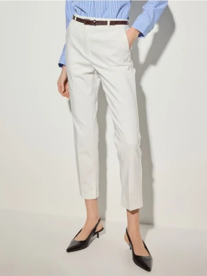 Mohito - Spodnie cygaretki petite - kremowy