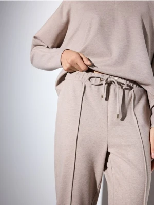 Mohito - Spodnie dresowe - beżowy