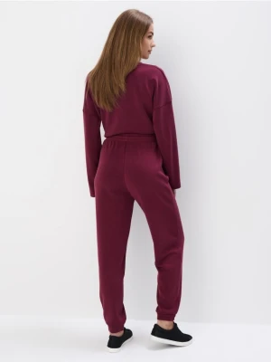 Mohito - Spodnie dresowe z dodatkiem modalu - kasztanowy