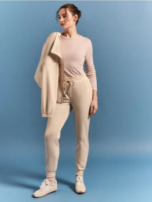 Mohito - Spodnie dresowe z wiskozą - beżowy