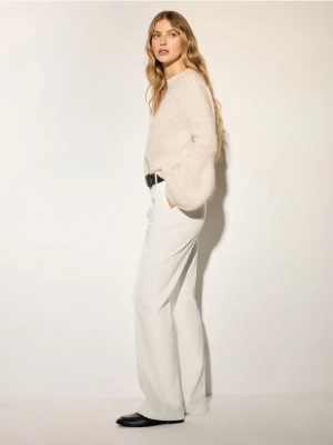 Mohito - Spodnie flare - kremowy