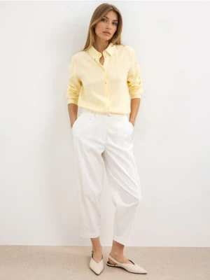 Mohito - Spodnie slouchy - kremowy