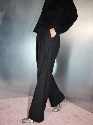 Mohito - Spodnie z dodatkiem wełny - czarny