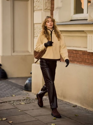 Mohito - Spodnie z imitacji skóry - brązowy