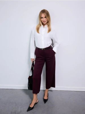 Mohito - Spodnie z paskiem - mahoń