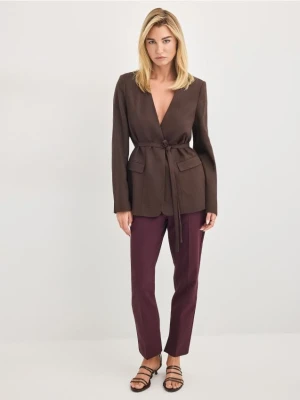 Mohito - Spodnie z paskiem - mahoń
