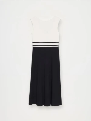 Mohito - Sukienka midi o kroju litery A - czarny