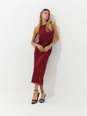 Mohito - Sukienka midi z ozdobną różą 3D - mahoń