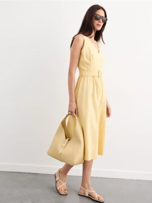 Mohito - Sukienka midi z paskiem - żółty