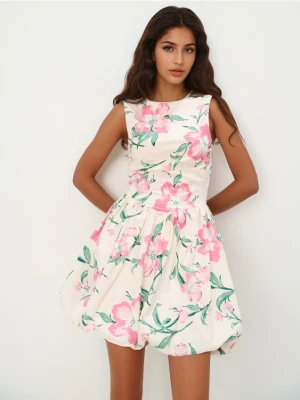 Mohito - Sukienka mini w kwiaty - pastelowy różowy