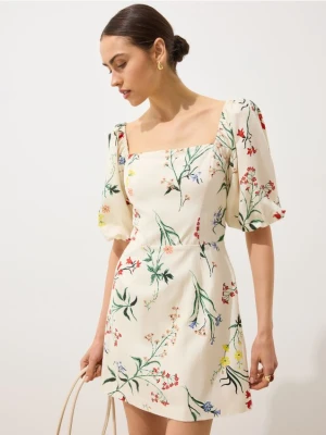 Mohito - Sukienka mini z dekoltem karo - beżowy