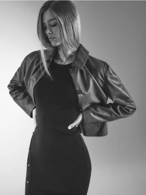 Mohito - Swetrowa czarna sukienka midi - czarny