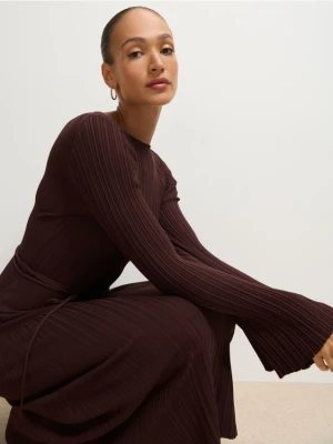 Mohito - Swetrowa sukienka midi - brązowy