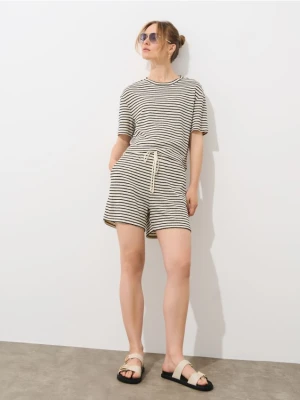 Mohito - Szorty w paski - kremowy