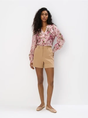 Mohito - Szorty z ozdobnymi guzikami - beżowy