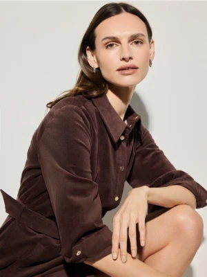 Mohito - Sztruksowa brązowa sukienka mini - ciemnobrązowy