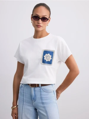 Mohito - T-shirt z aplikacją - biały
