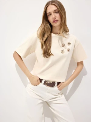 Mohito - T-shirt z aplikacją - kremowy