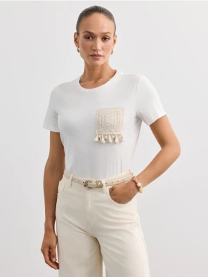 Mohito - T-shirt z aplikacją - kremowy