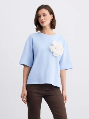 Mohito - T-shirt z kwiatem 3D - błękitny