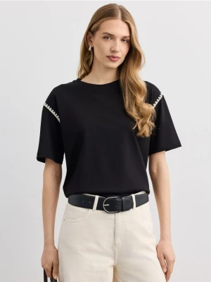 Zdjęcie produktu Mohito - T-shirt z ozdobnym haftem - czarny
